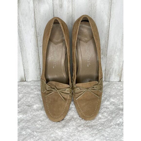 Aerosoles Tan Suede Kitten Heels Size 6.5 - Picture 3 of 8